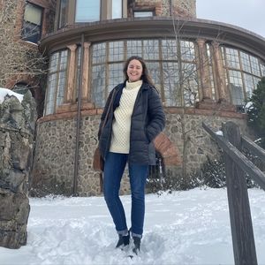 American eagle size 6 blue jeans